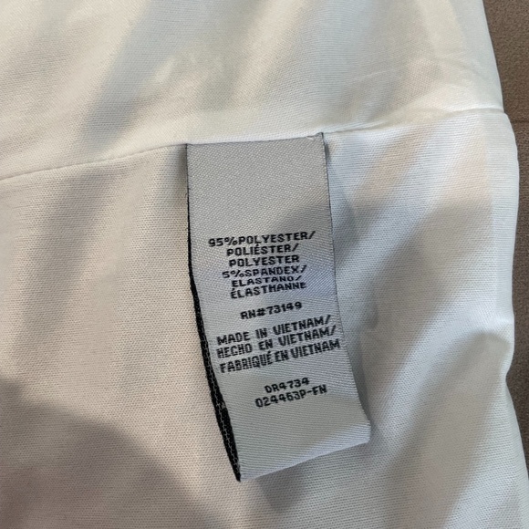 Fashion Nova Sleeveless Beige Coat - Picture 6 of 6